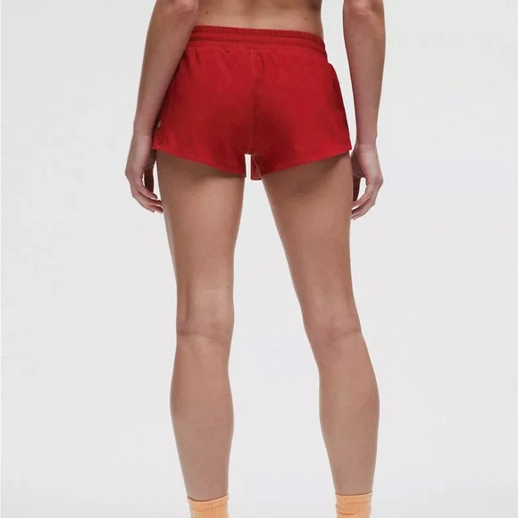 Lululemon Hotty Hot Low-Rise Lined Short 2.5" - Picture 3 of 11